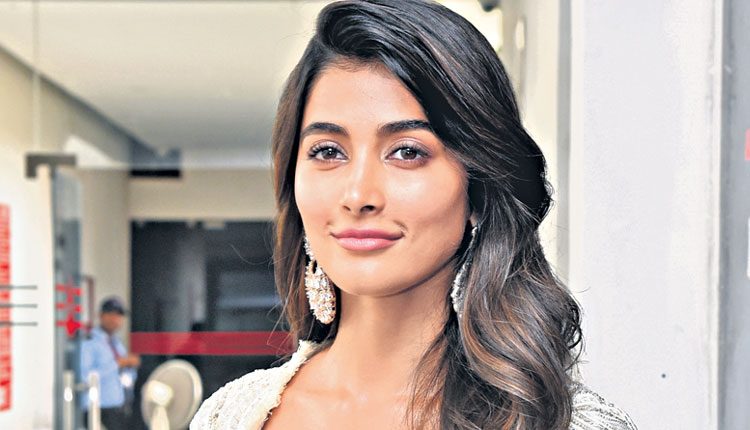 ధర్మస్థలిలో ఆటపాట