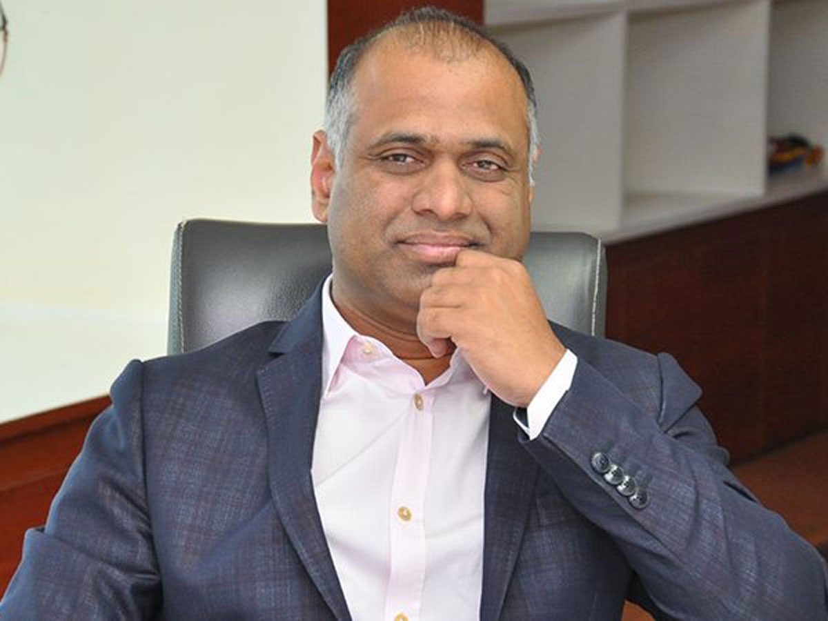 లంగా డాన్సులేసే స్టార్ల‌కు 50 కోట్లా.. PVP ట్వీట్ వైర‌ల్‌