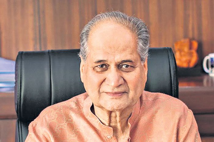 బజాజ్‌కు రాహుల్‌ రాజీనామా