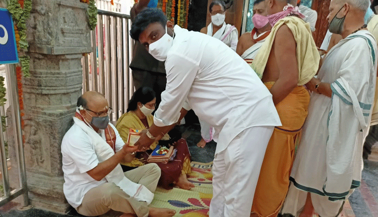 భక్తజన సందోహం