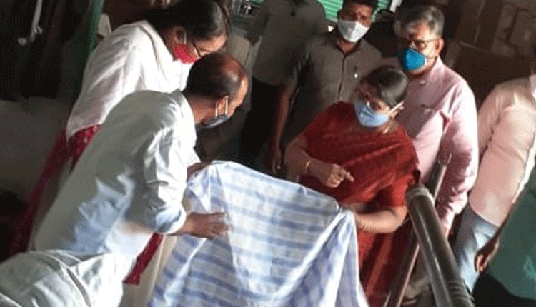 టెక్స్‌టైల్‌ పార్క్‌లో యూపీ హైకోర్టు జడ్జి