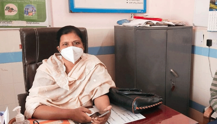 సెలవు దినాల్లోనూ కరోనా వ్యాక్సినేషన్‌