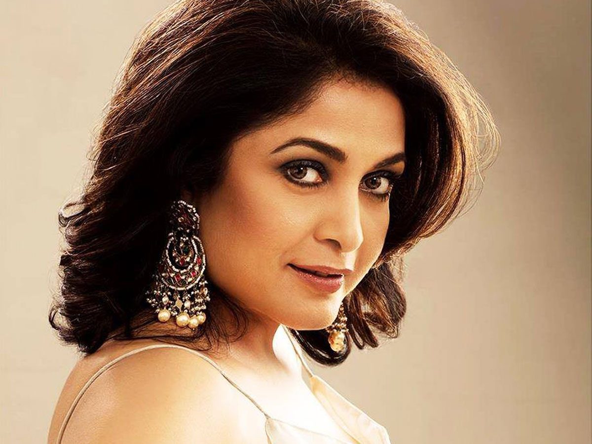 50 ఏళ్ల‌ వయసులో బోల్డ్ కారెక్టర్ చేస్తున్న రమ్యకృష్ణ