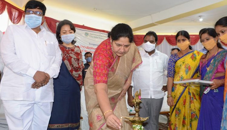 గిరిజన మహిళలను పారిశ్రామిక వేత్తలుగా మారుస్తున్న సీఎం కేసీఆర్‌