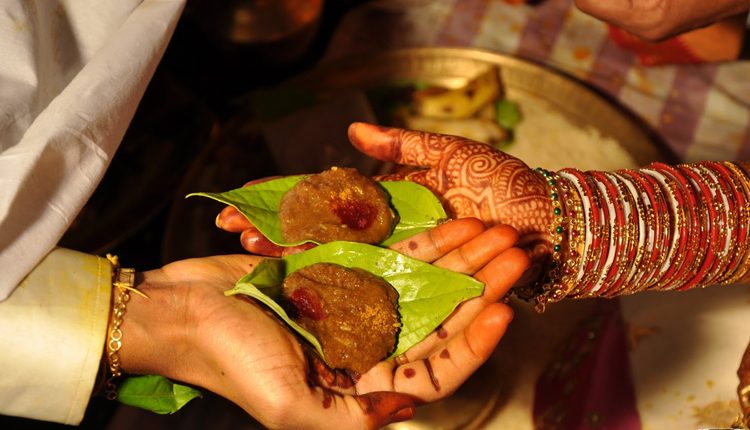 లైవ్‌లో పెండ్లి చూడండి..ఆన్‌లైన్‌లో దీవించండి..