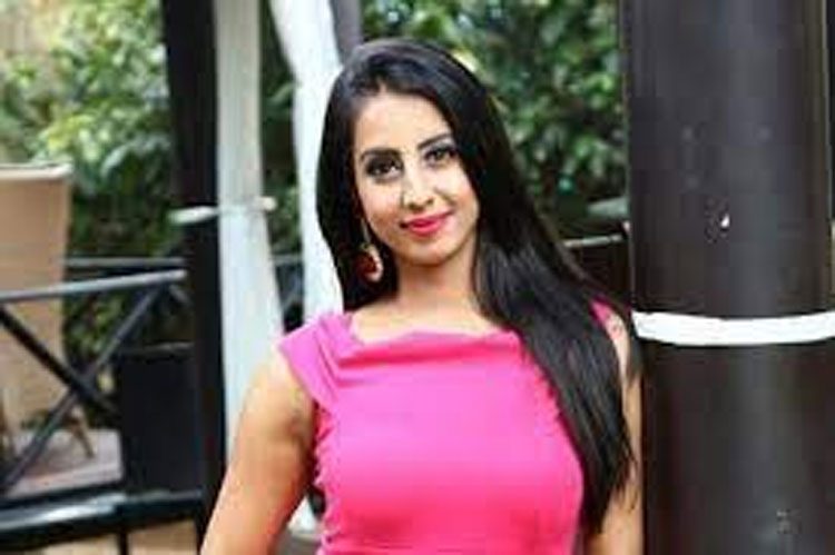 డేటింగ్ లో ఉన్నాం..కానీ సీక్రెట్‌గా ఉంచాం: సంజ‌న‌