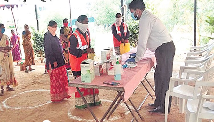 ఆపదలో ఆదుకుంటారు సేవలో ముందుంటారు..