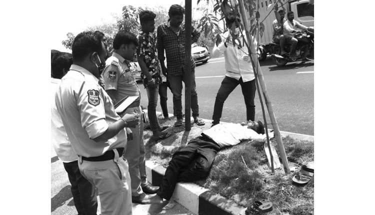 రోడ్డు ప్రమాదంలో ఒకరు మృతి, మరొకరికి గాయాలు