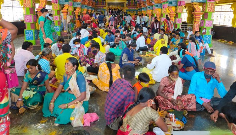 ‘మల్లన్న’ క్షేత్రంలో భక్తుల కోలాహాలం