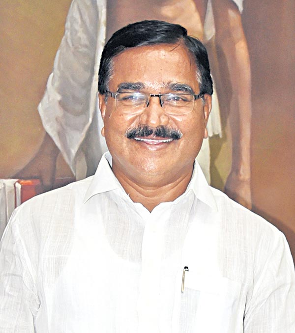 తడిసిన, రంగుమారిన ధాన్యం కొంటాం