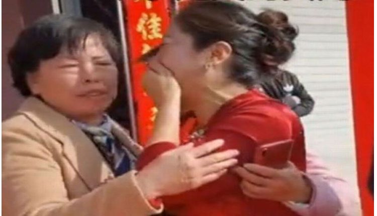 పెండ్లి వేడుకలో భావోద్వేగం : తప్పిపోయిన కూతురు కోడలుగా వచ్చి..!