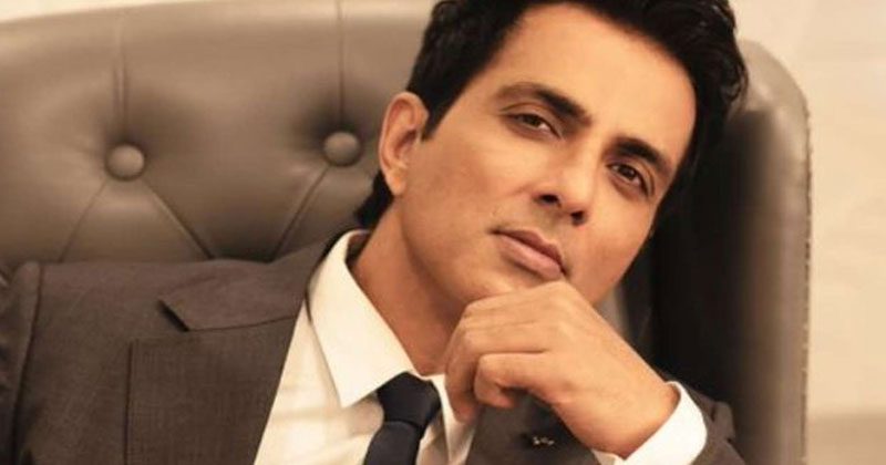 వ్యాక్సిన్ వేయించుకున్న సోనూసూద్