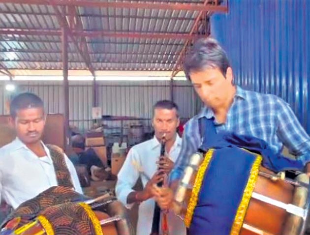 బ్యాండ్‌వాలా.. సోనూసూద్‌!