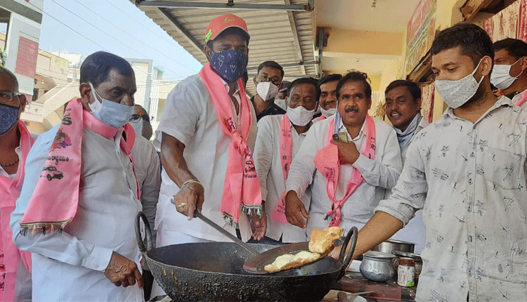 ఇంటింటికి సంక్షేమ పథకాలు..టీఆర్‌ఎస్‌తోనే సాధ్యం