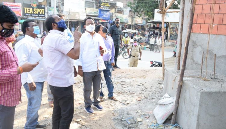 క్లాక్ టవర్ నిర్మాణ పనులను సుందరంగా తీర్చిదిద్దాలి
