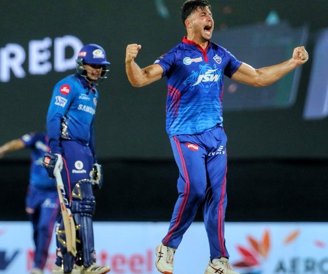 DC vs MI:ముంబైకి షాక్‌..డికాక్‌ ఔట్‌