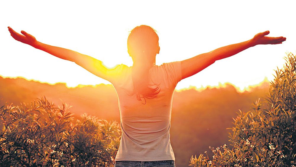 సూర్య కిరణాలతో కరోనా బలహీనం