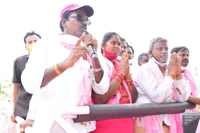 ఖ్రమ్మంలో ఎగిరేది గులాబీ జెండానే