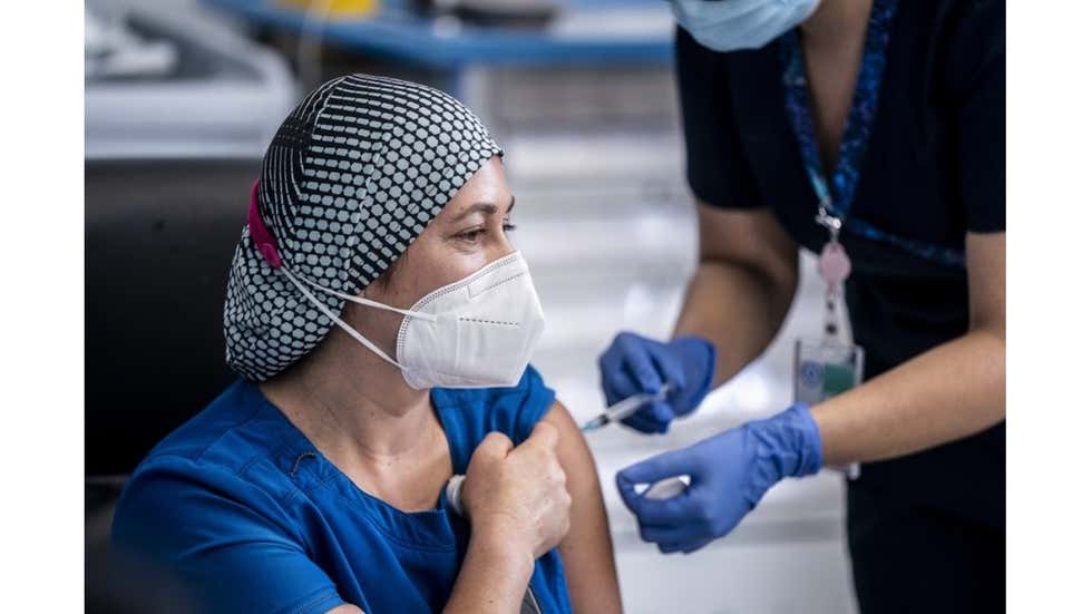 ఏప్రిల్ 19 నుంచి 18 ఏళ్లు దాటిన‌వారికి కోవిడ్ టీకా :  బైడెన్‌