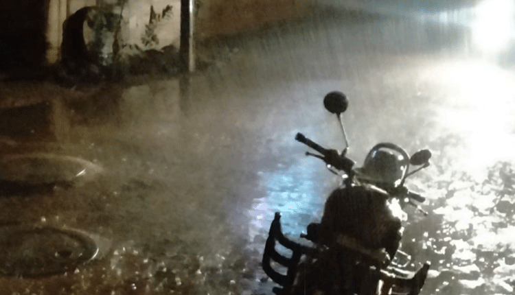 వికారాబాద్‌ జిల్లాలో ఈదురు గాలులతో కూడిన వర్షం