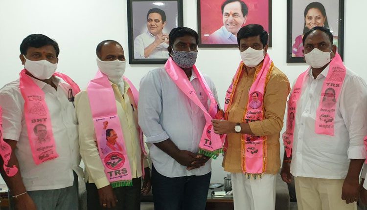 బీజేపీ, కాంగ్రెస్ నుంచి టీఆర్ఎస్‌లో చేరికలు