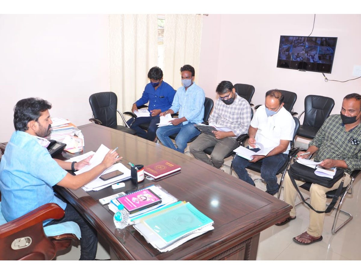 చెరువులు, కుంటలను నిత్యం పర్యవేక్షించాలి