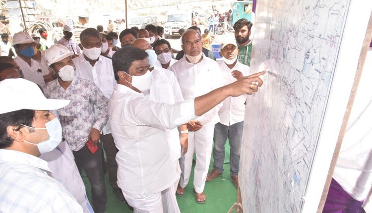 చురుగ్గా కొనసాగుతున్న సాగునీటి ప్రాజెక్టుల పనులు