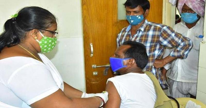 తెలంగాణలో ఒకే రోజులో 2 లక్షలకు పైగా వ్యాక్సినేష‌న్లు