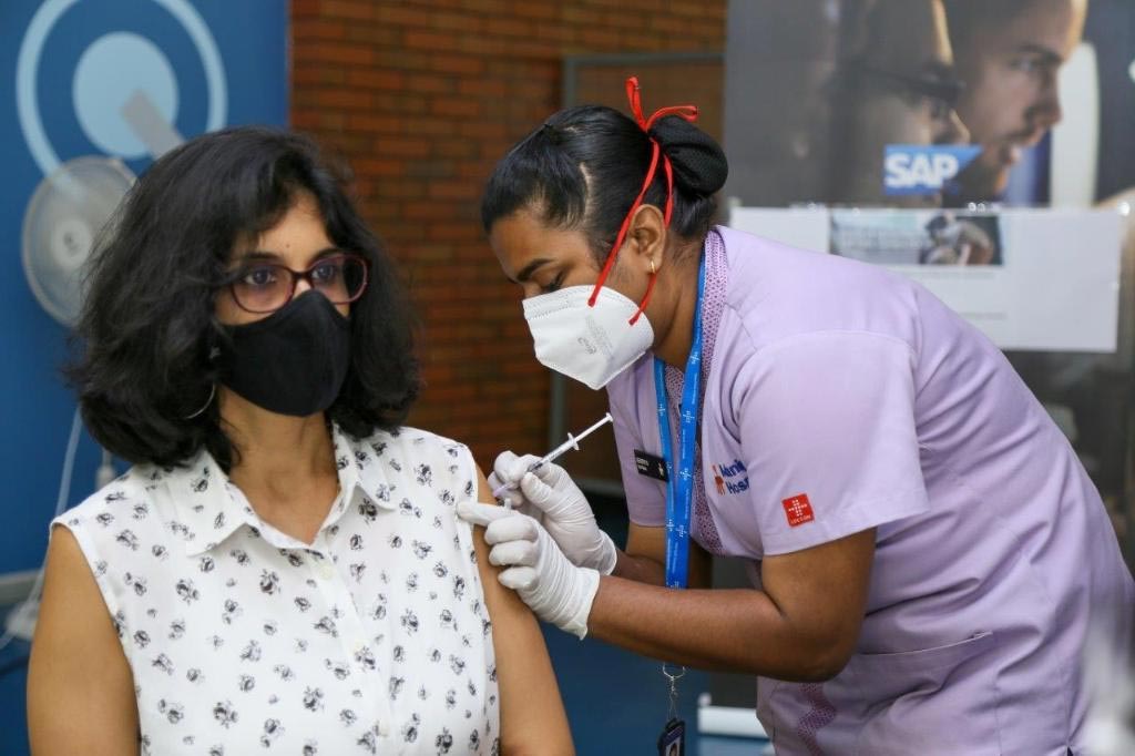 95 రోజుల్లోనే 13 కోట్ల మందికి కోవిడ్ టీకా