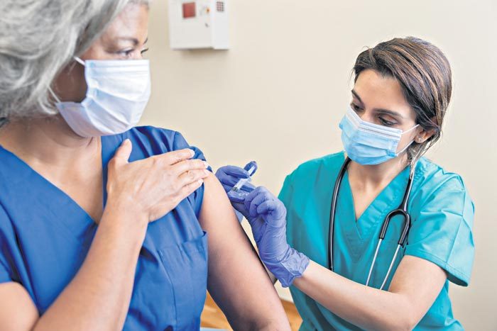 100 కోట్ల మందికి టీకా