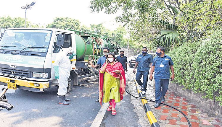 నగర స్వచ్ఛతను కాపాడుకుందాం..