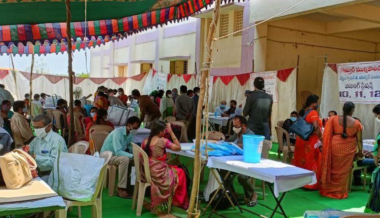 పోలింగ్‌కు ఏర్పాట్లు పూర్తి