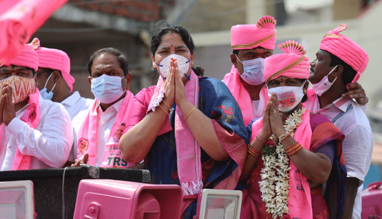 కాంగ్రెస్‌, బీజేపీలకు బుద్ధి చెప్పండి : మంత్రులు