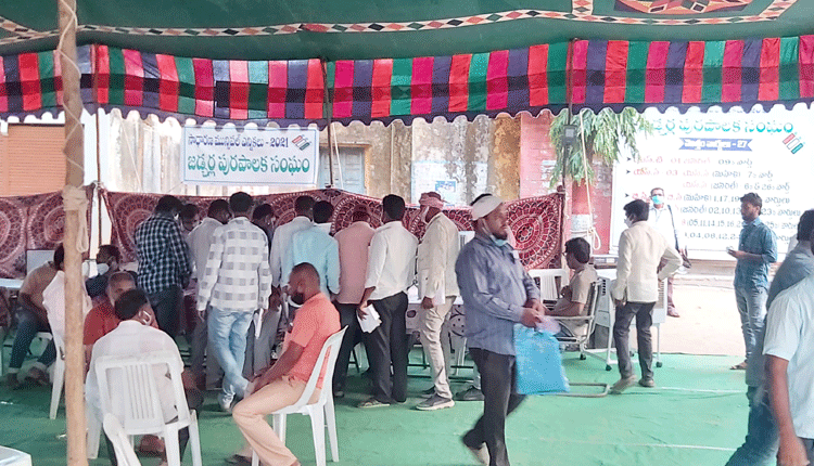 రెండో రోజు..64 నామినేషన్లు