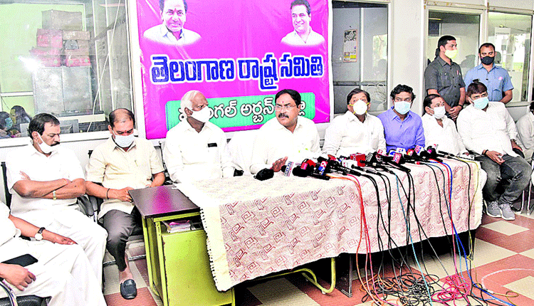 గ్రేటర్‌ వార్‌ వన్‌సైడే..