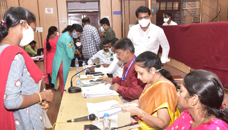 అవుట్‌ సోర్సింగ్‌ స్టాఫ్‌ నర్సుల పోస్టుల భర్తీకి ఇంటర్వ్యూలు