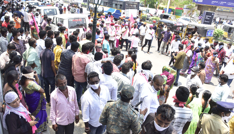 1214 మంది అభ్యర్థులు 1753 నామినేషన్లు