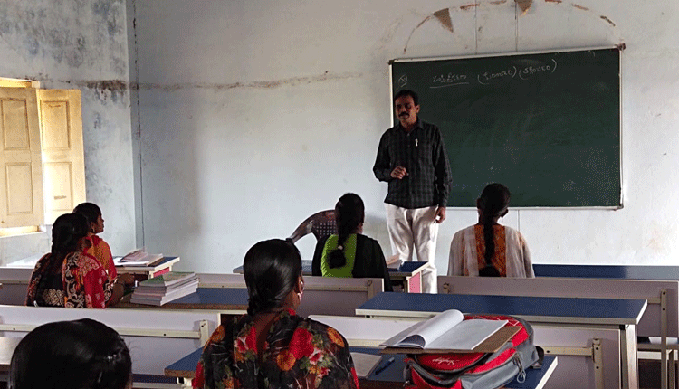 ఇంటర్‌ వార్షిక పరీక్షలకు 10 కేంద్రాలు