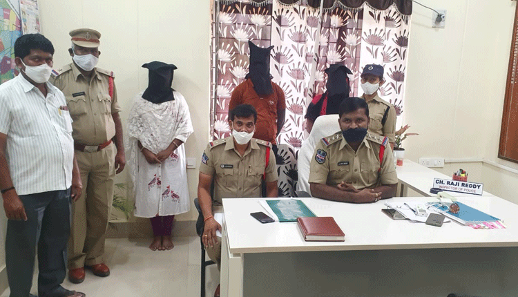 అక్రమ సంబంధానికి అడ్డుగా ఉన్నాడనే హత్య