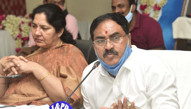 కష్టకాలంలో కర్షకులకు అండ