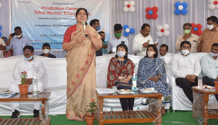 కేసీఆర్‌తోనే గిరిజన సంక్షేమం