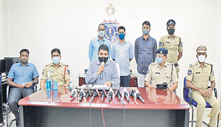 పెట్టుబడి పెడితే లక్షల్లో లాభాలు చూపుతారు