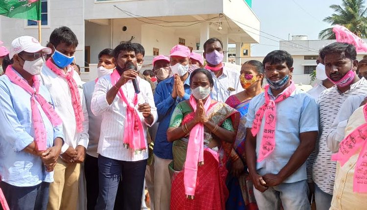 గులాబీ ప్రవాహంలో ప్రతిపక్షాలు గల్లంతే..