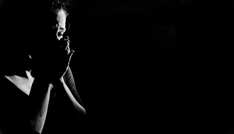 మద్యం మత్తులో మహిళలపై వీరంగం