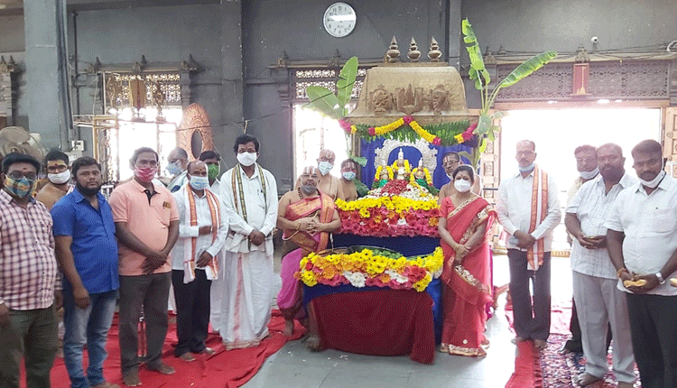 రాష్ట్రం సుభిక్షంగా ఉండాలని లక్ష పుష్పార్చన