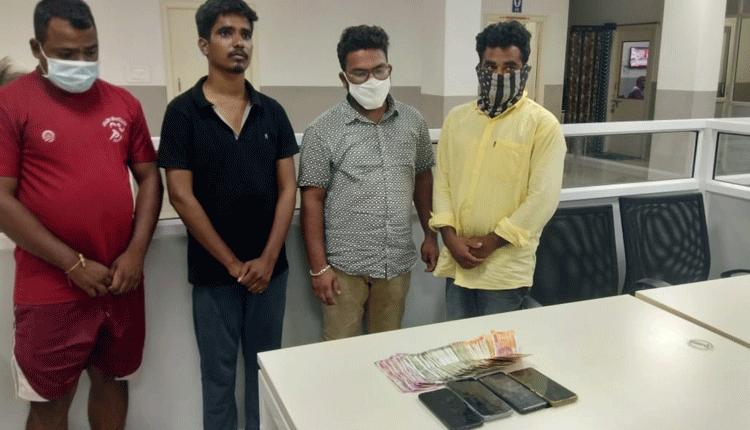 ఆన్‌లైన్‌లో క్రికెట్‌ బెట్టింగ్‌