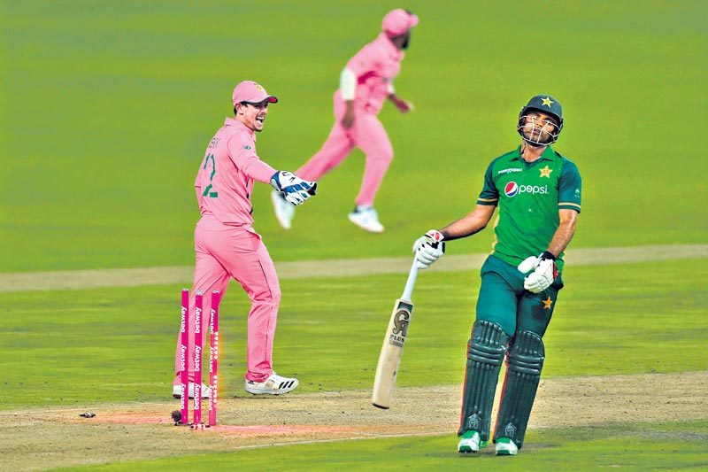 డికాక్‌ది తప్పా.. ఒప్పా..?