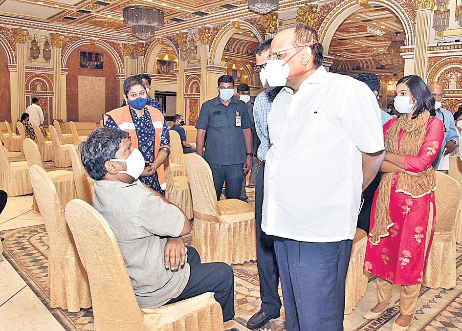 నిత్య శ్రామికులకు టీకా ప్రశంసనీయం