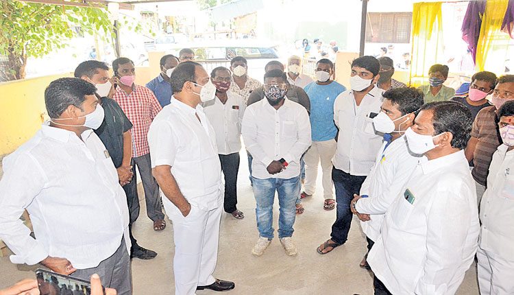 వ్యాక్సిన్‌ కొరత లేకుండా ప్రభుత్వం చర్యలు