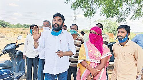 మూడెకరాల భూమి కబ్జా బూటకం